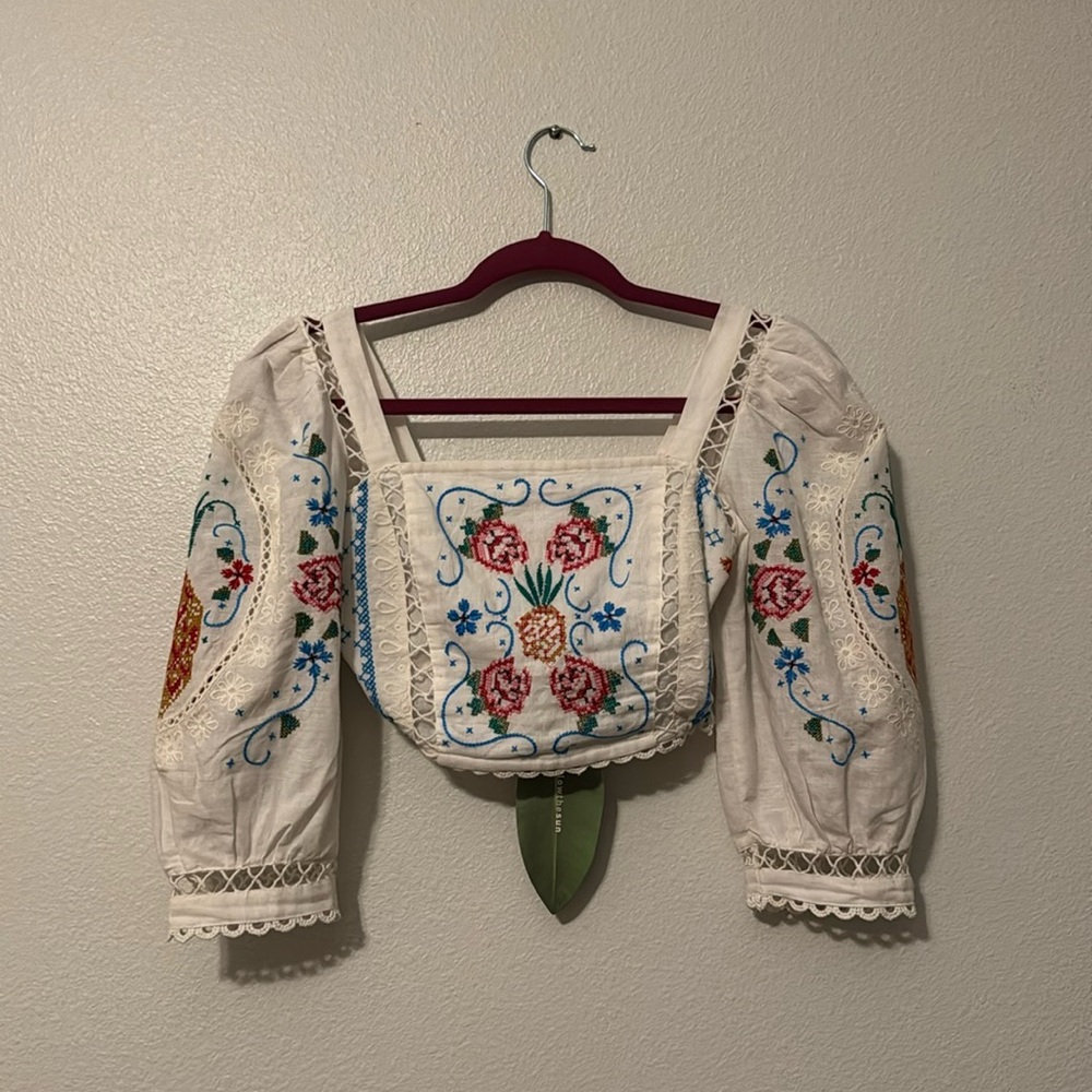 NWT farm rip crop top